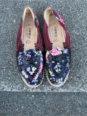 Mercy Mexican huarache leather size 7 black floral